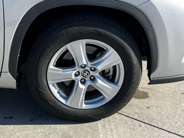 2023 Toyota Highlander Limited Platinum XLE XSE photo 4