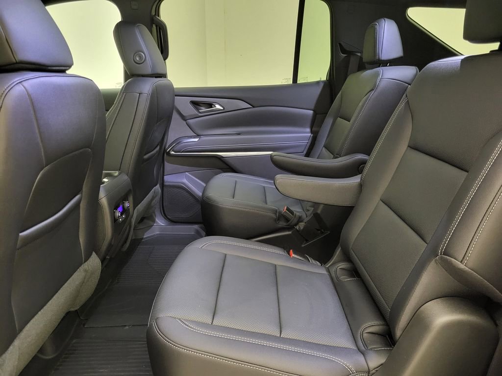 2025 Chevrolet Traverse photo 40