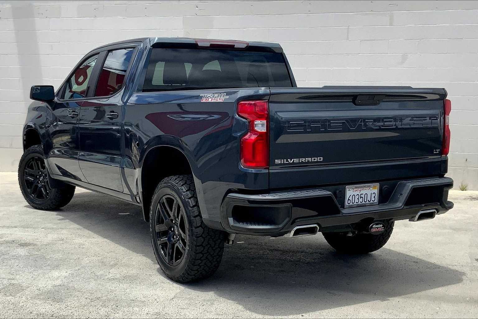 2021 Chevrolet Silverado 1500 LT Trail Boss photo 2