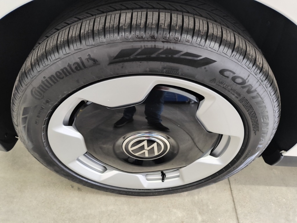 2025 Volkswagen ID. Buzz Pro S photo 16
