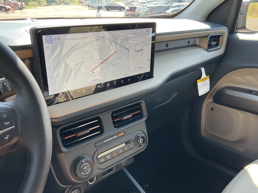 2025 Ford Maverick Lariat photo 9