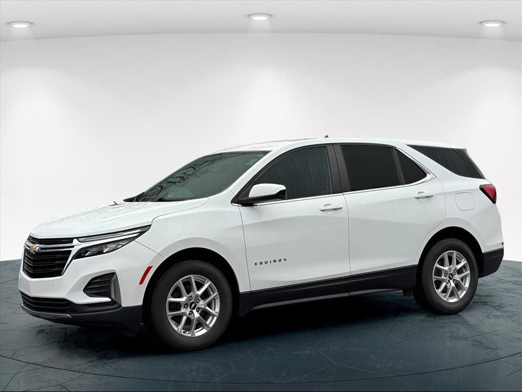 2022 Chevrolet Equinox LT's photo