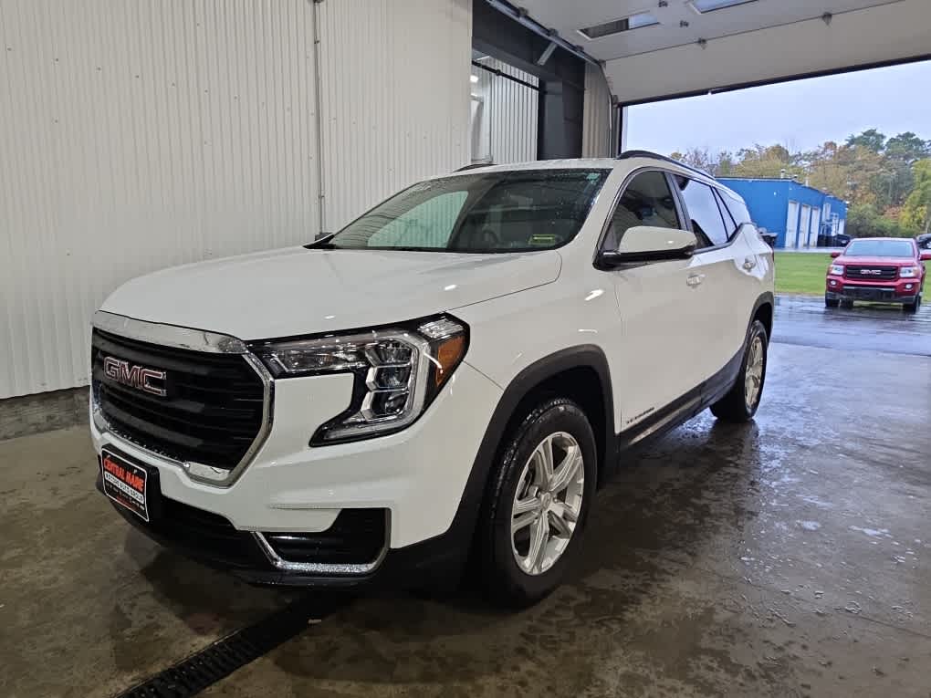 2023 GMC Terrain SLE's photo