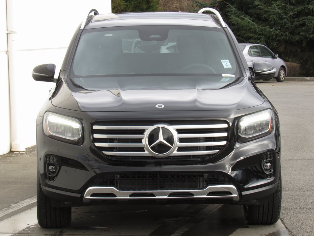 2025 Mercedes Benz GLB 250 4MATIC photo 2