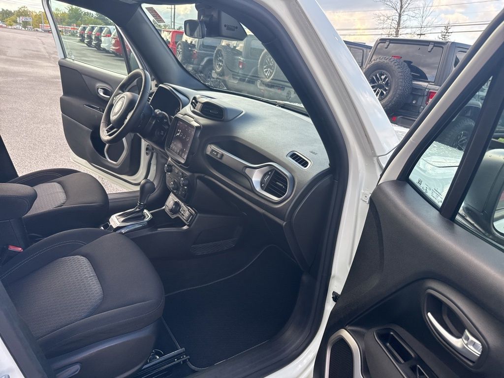 2021 Jeep Renegade Latitude photo 14