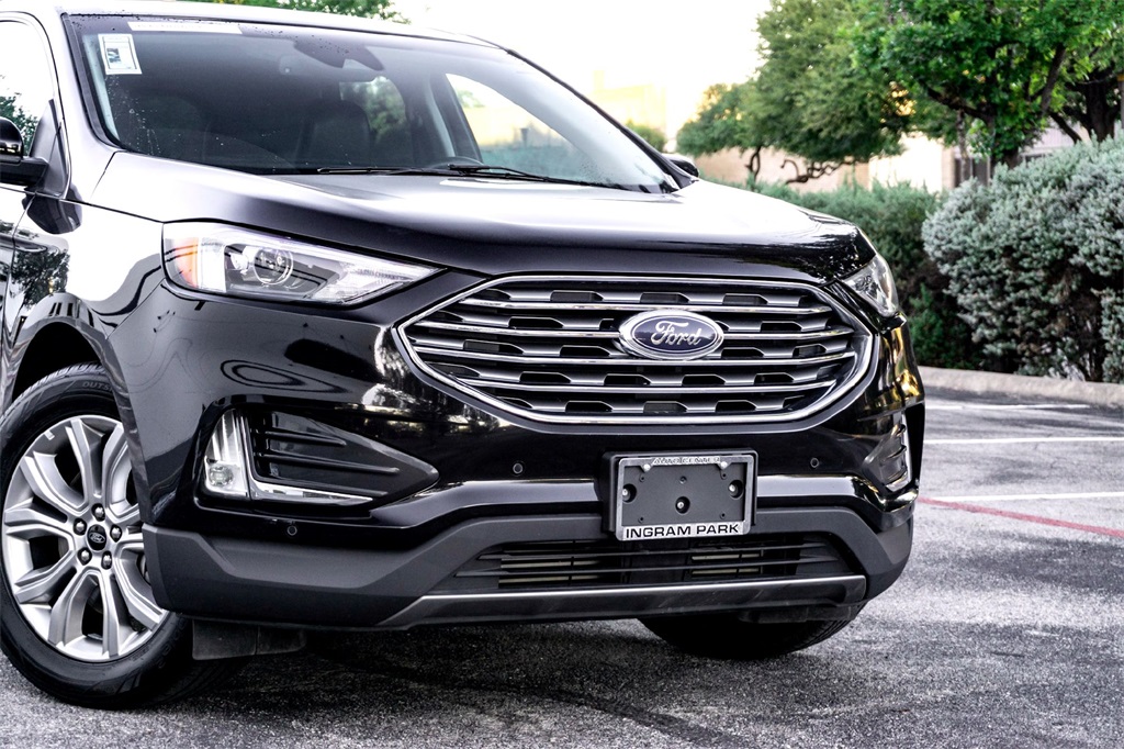 2024 Ford Edge Titanium photo 3