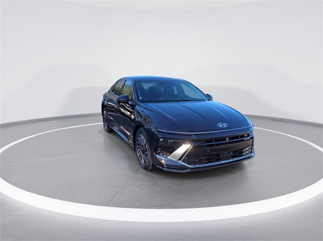 2025 Hyundai Sonata Hybrid Limited photo 4