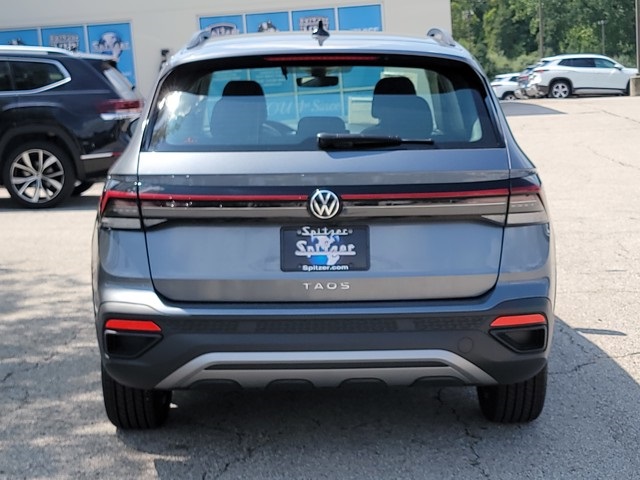2025 Volkswagen Taos S photo 3