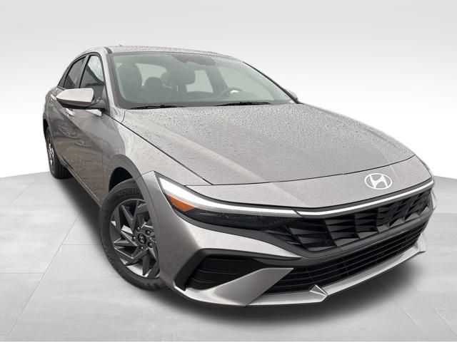 2026 Hyundai Elantra Blue's photo