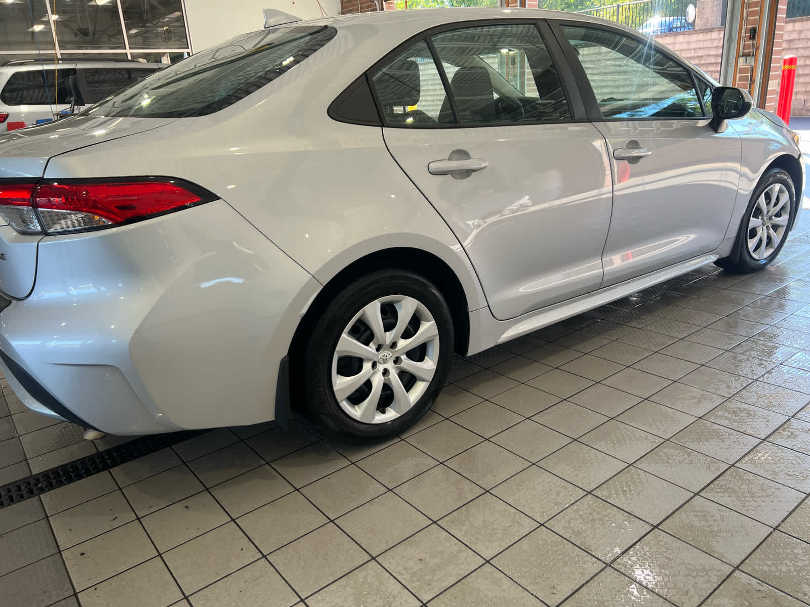 2020 Toyota Corolla LE photo 5
