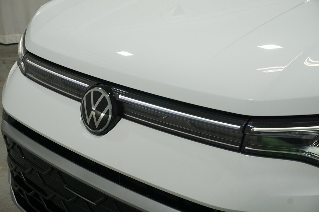 2025 Volkswagen Taos SEL photo 27