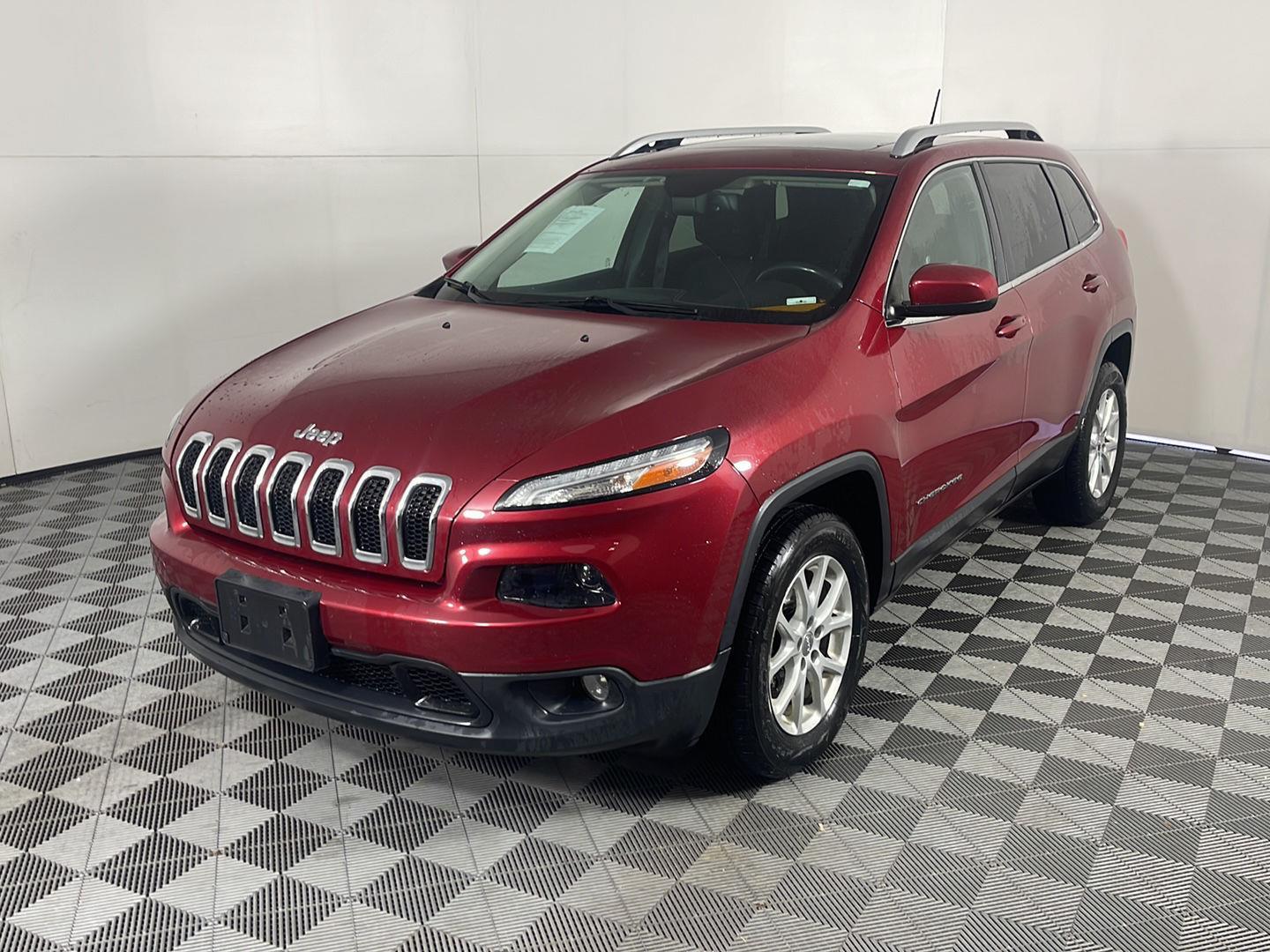 2015 Jeep Cherokee Latitude photo 2