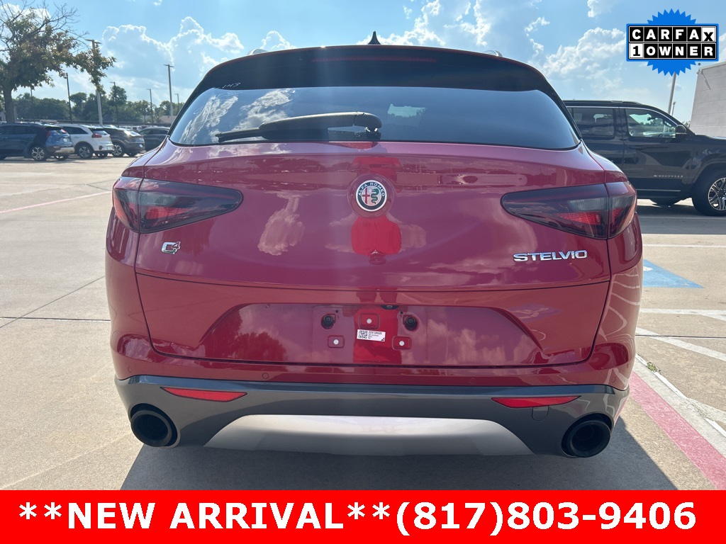 2022 Alfa Romeo Stelvio Ti photo 8