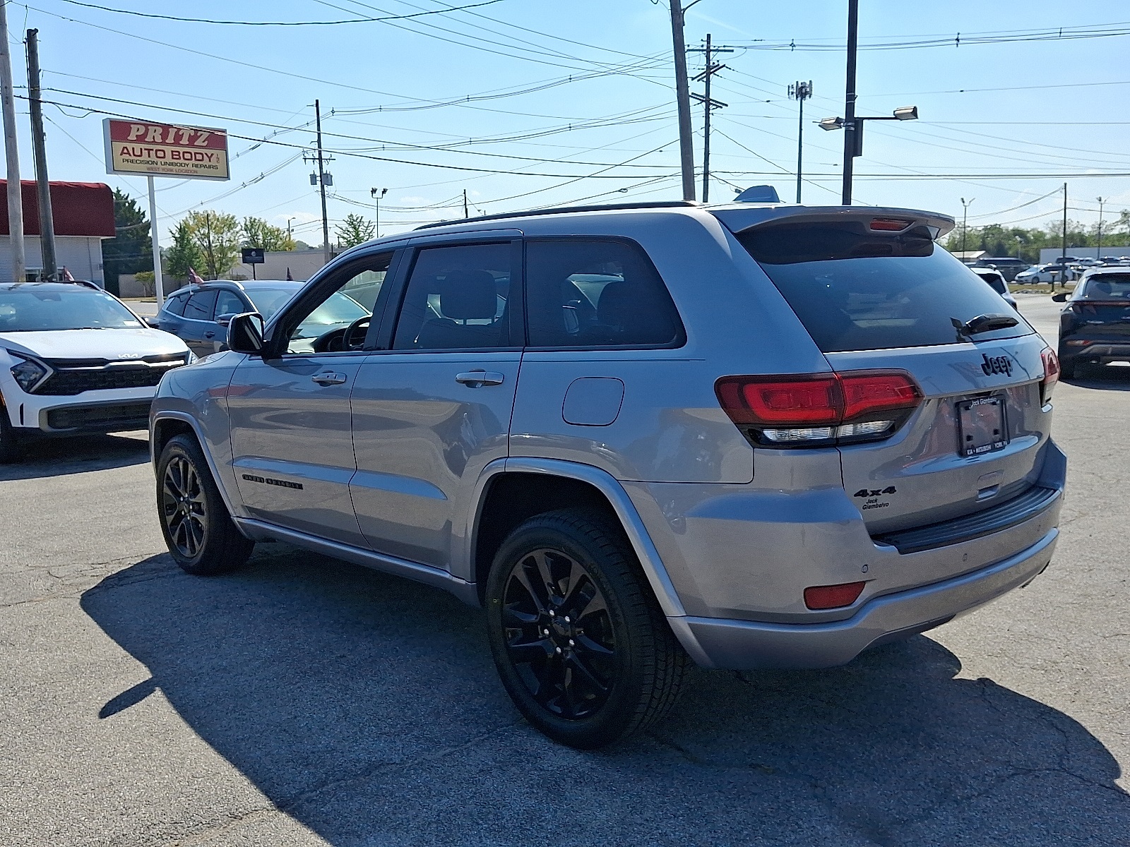 2017 Jeep Grand Cherokee Altitude photo 4