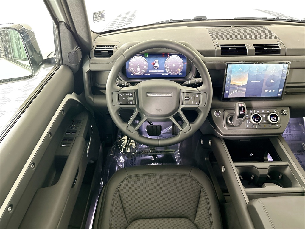 2025 Land Rover Defender 110 S photo 24