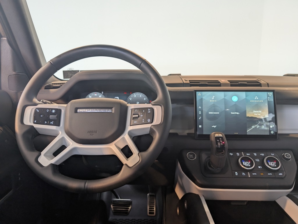 2025 Land Rover Defender 110 S photo 16