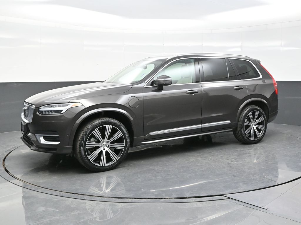 2024 Volvo XC90 T8 Plus photo 2