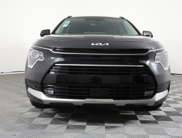 2025 Kia Niro SX photo 2