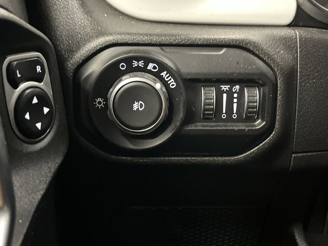 2021 Jeep Wrangler Unlimited Islander photo 22