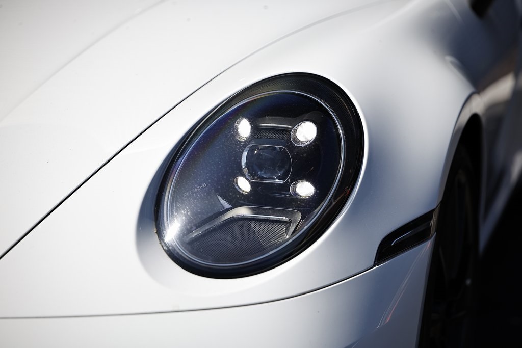 2024 Porsche 911 T photo 16