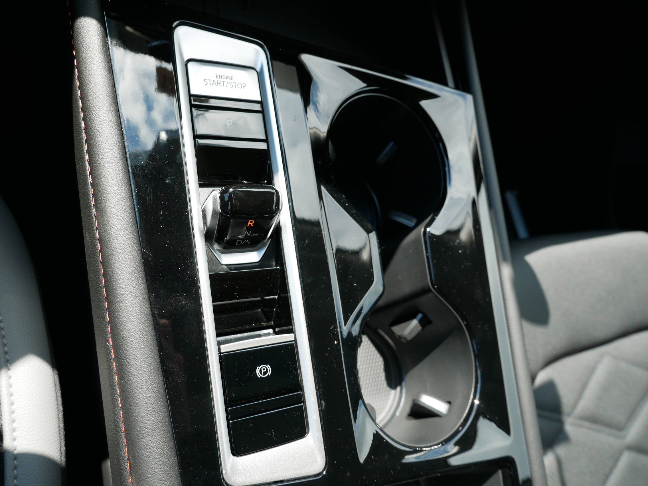2025 Volkswagen Atlas Peak Edition SE photo 12