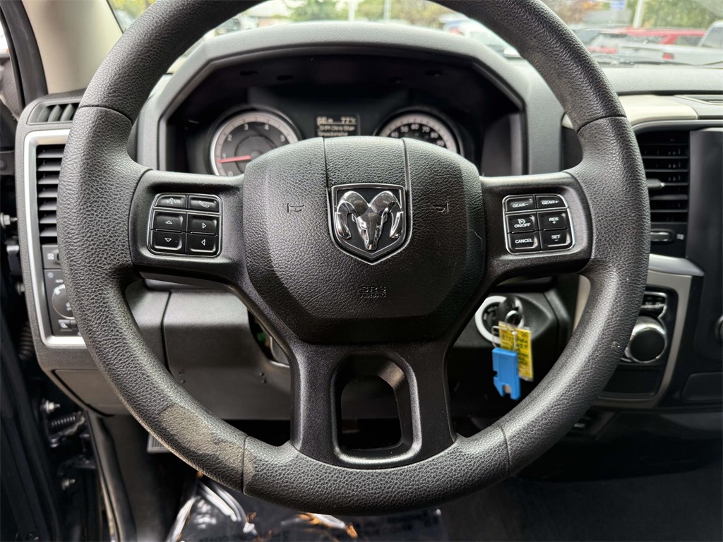 2019 Ram 1500 Classic Warlock photo 18