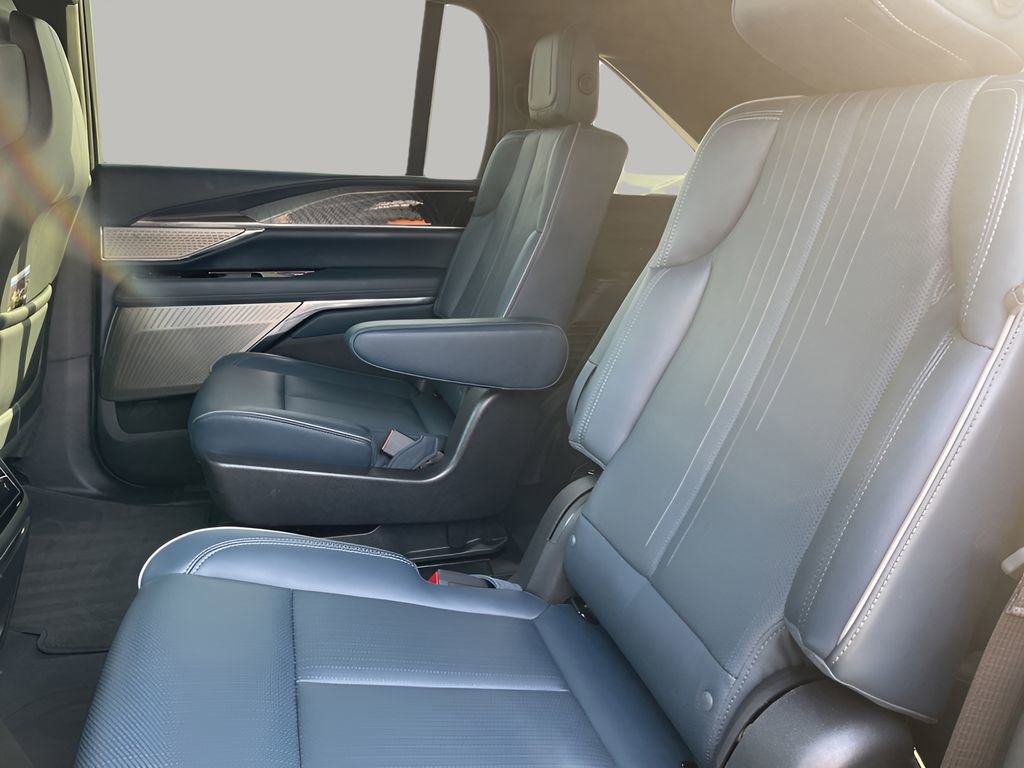 2025 Cadillac Escalade IQ Sport photo 15
