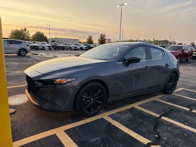 2024 Mazda Mazda3 2.5 s Carbon photo 2