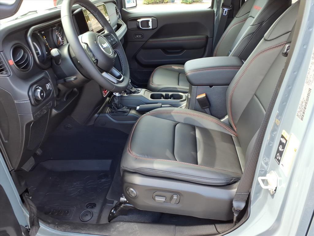 2025 Jeep Wrangler Rubicon X photo 3