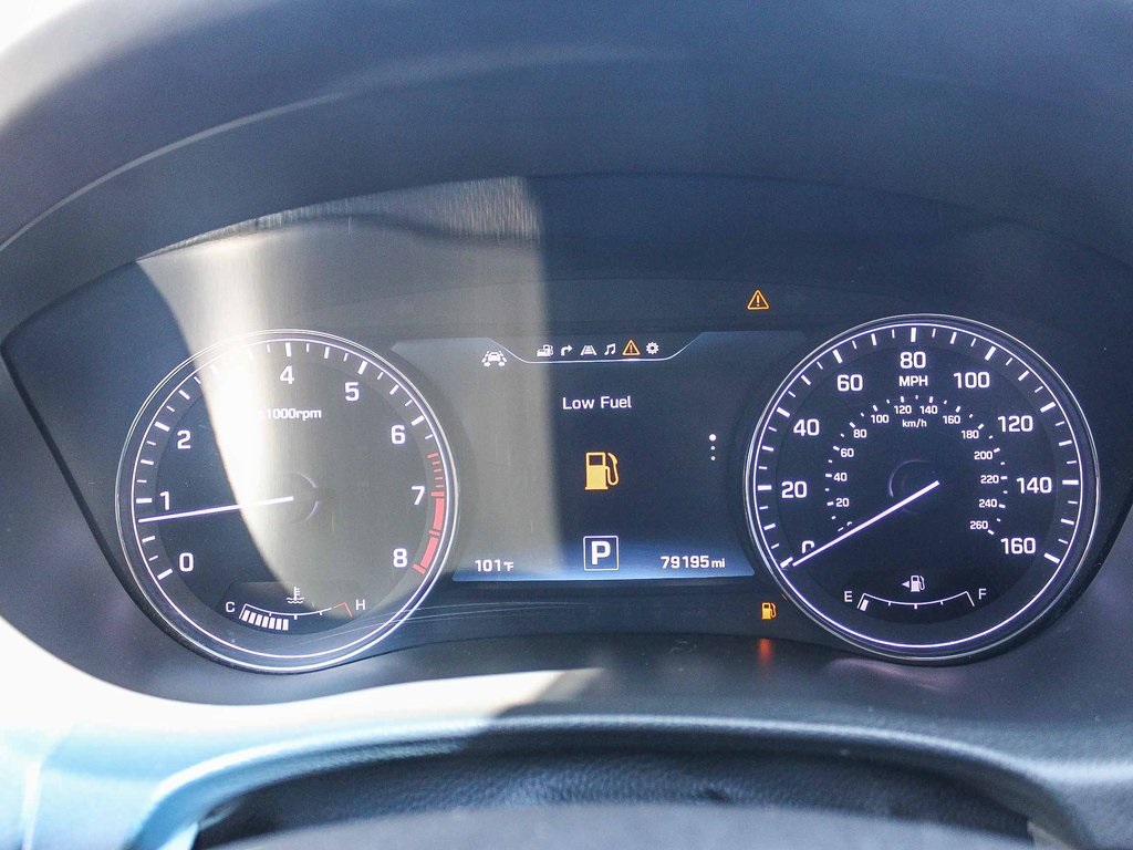2015 Hyundai Genesis 5.0 photo 24