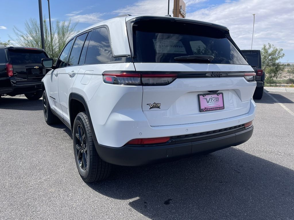 2024 Jeep Grand Cherokee Altitude X photo 2
