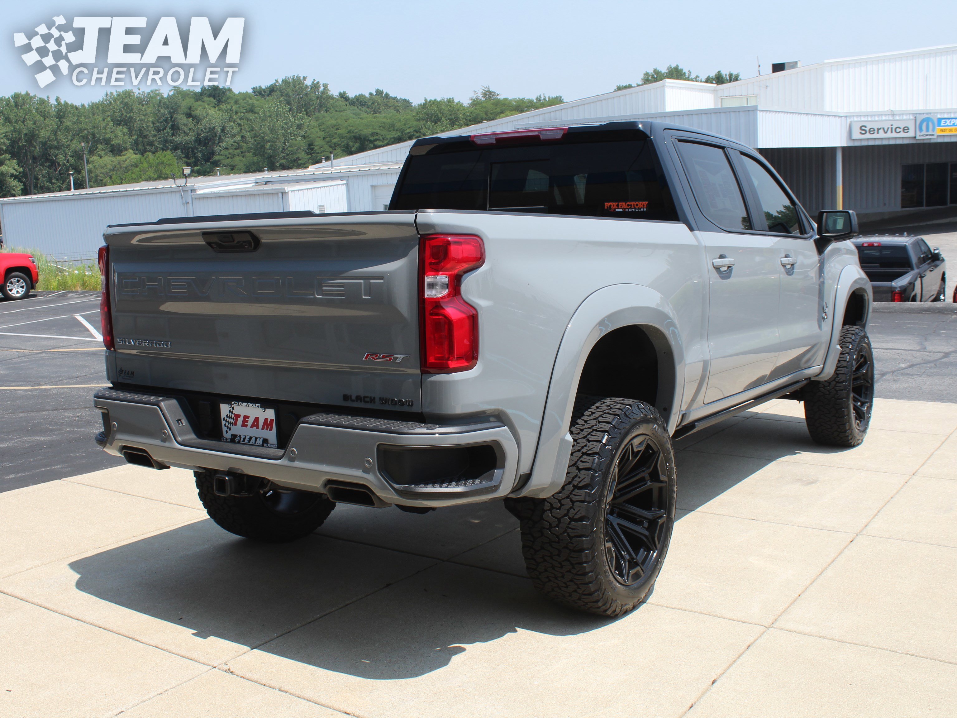2025 Chevrolet Silverado 1500 RST photo 2