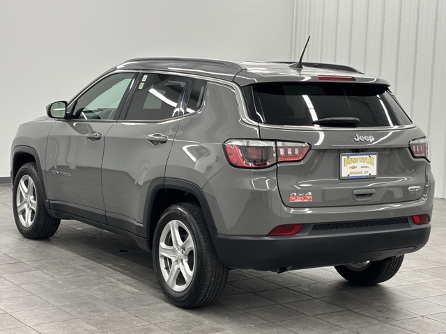 2024 Jeep Compass Latitude photo 3