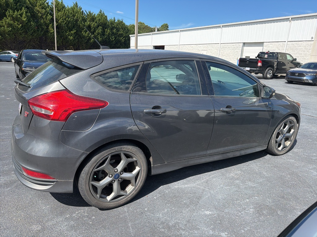 2017 Ford Focus ST photo 3