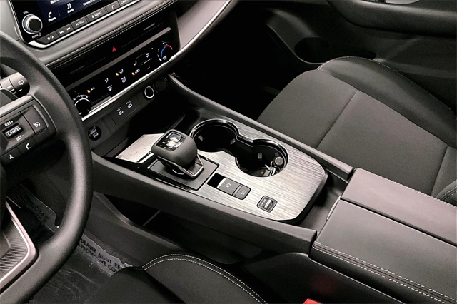 2025 Nissan Rogue S photo 8