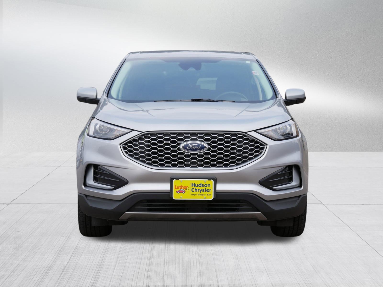 2024 Ford Edge SEL photo 2
