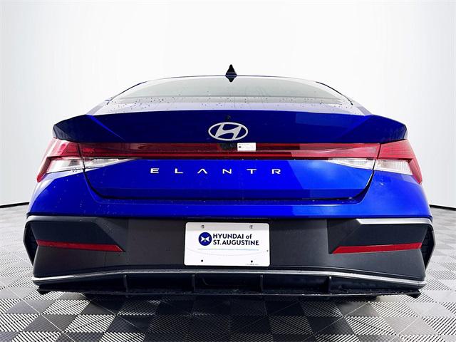 2025 Hyundai Elantra SEL Convenience photo 5