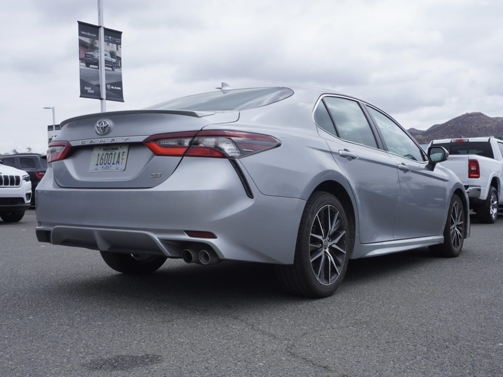 2023 Toyota Camry SE photo 3