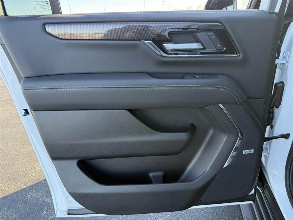 2026 GMC YUKON XL - Image 31