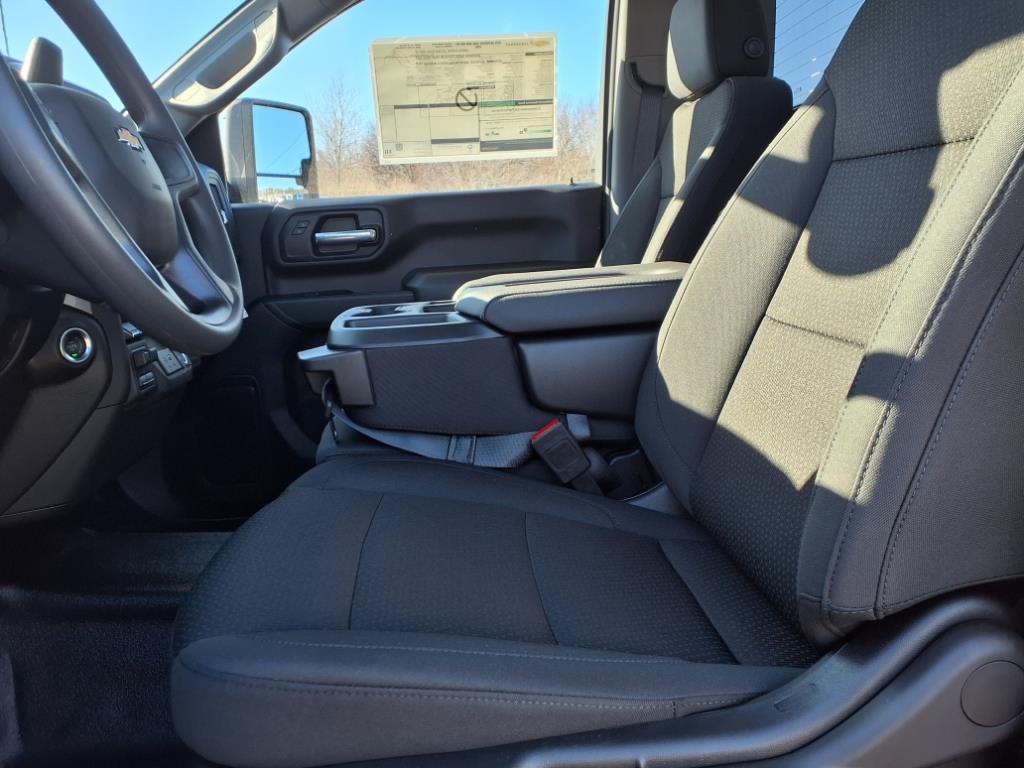 2025 Chevrolet Silverado 3500HD photo 12
