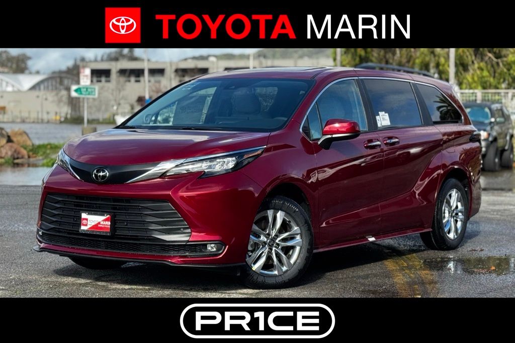 2026 Toyota Sienna XLE's photo