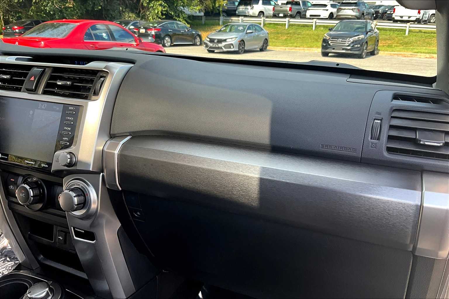 2021 Toyota 4Runner SR5 Premium photo 17