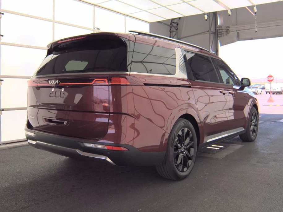 2024 Kia Carnival SX Prestige photo 3