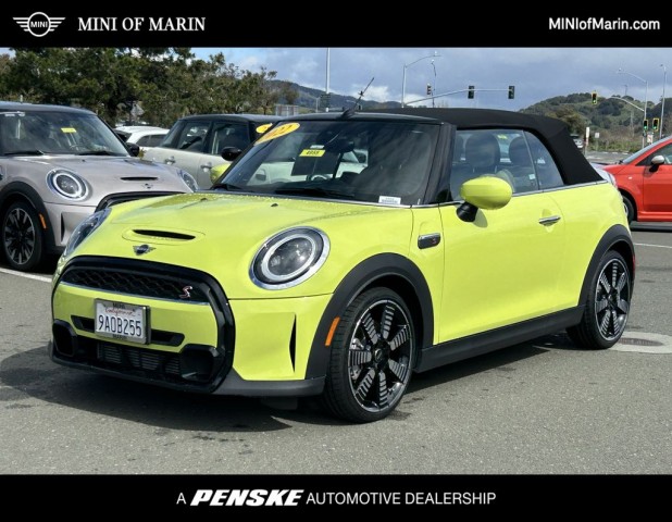 2022 MINI Convertible S's photo