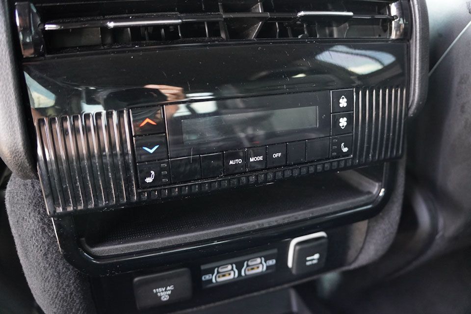 2024 Jeep Wagoneer Series II photo 18