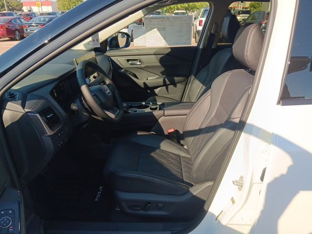 2026 Nissan Rogue Platinum photo 23