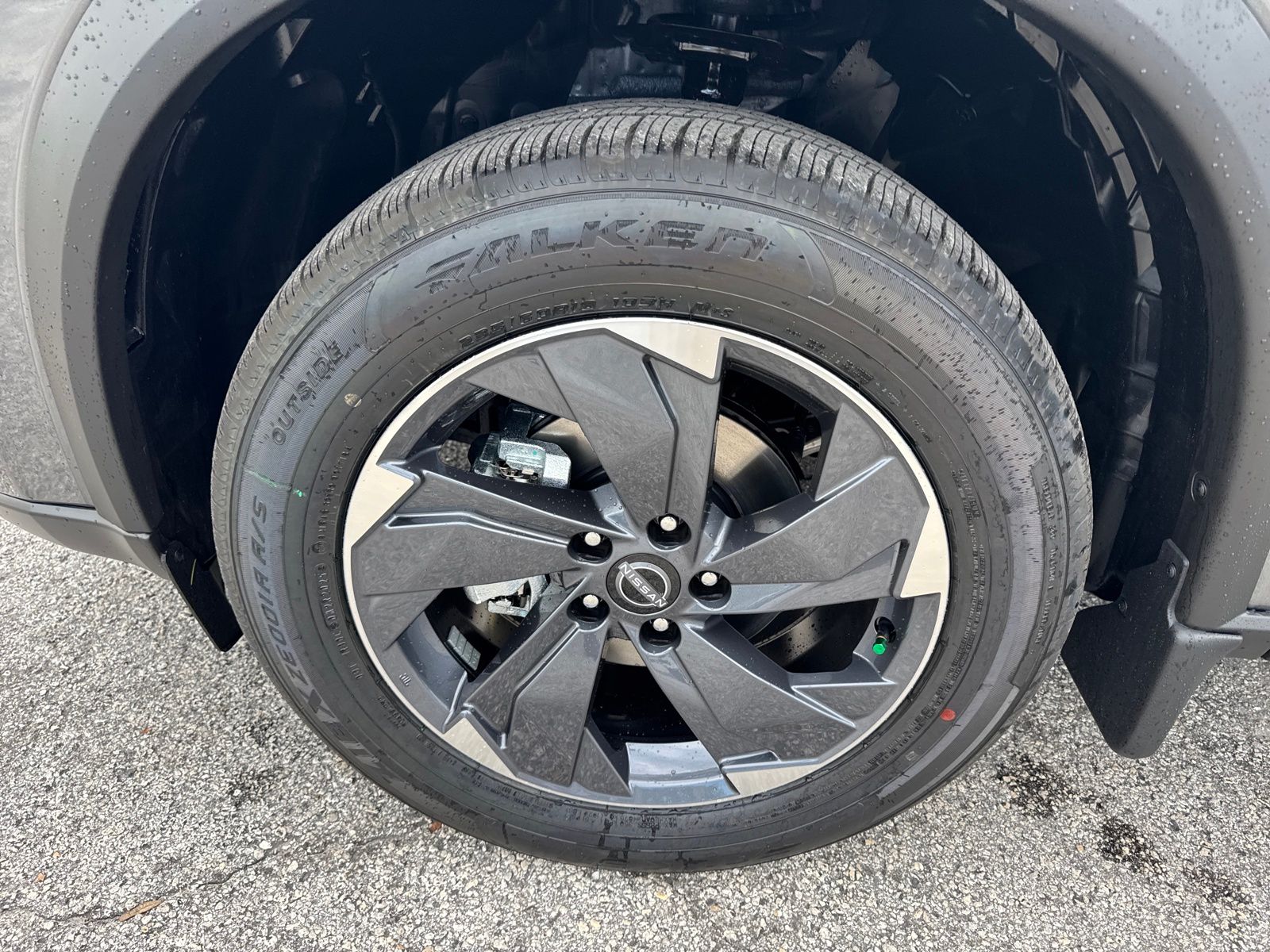 2026 Nissan Rogue SV photo 9
