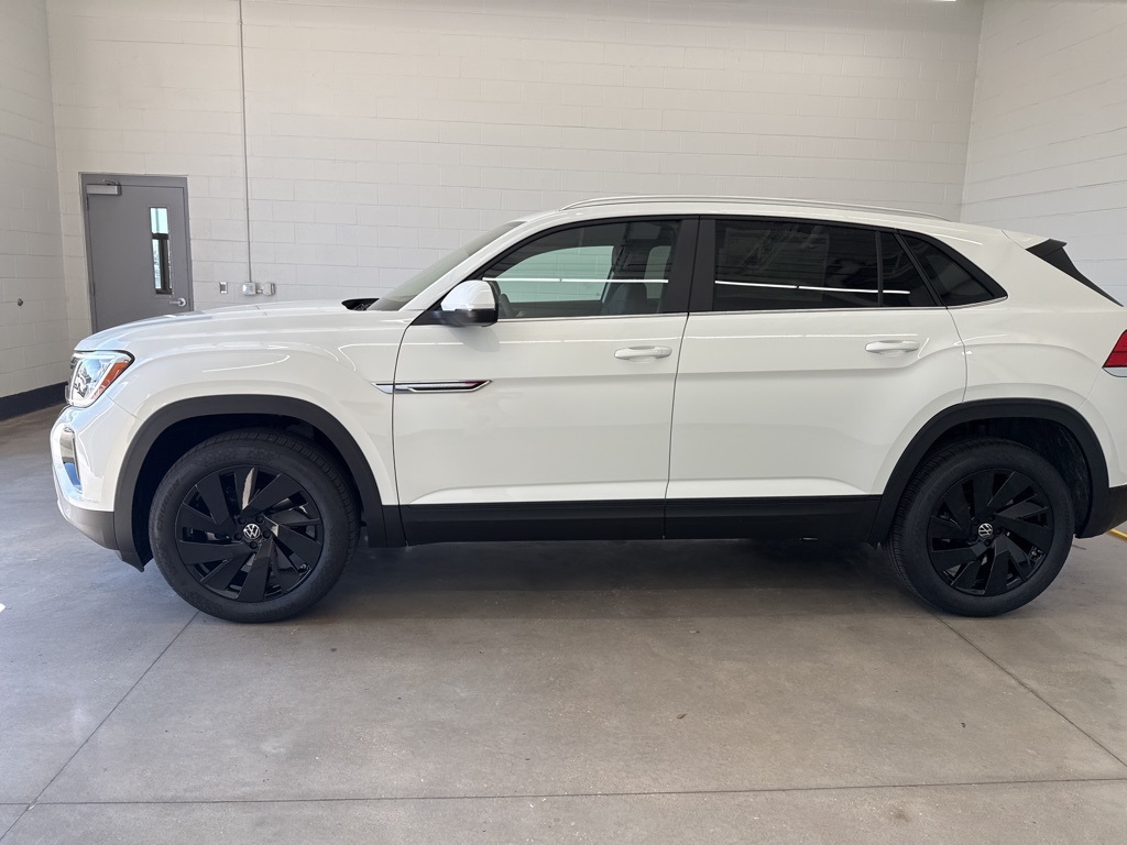 2025 Volkswagen Atlas Cross Sport SE Technology photo 2