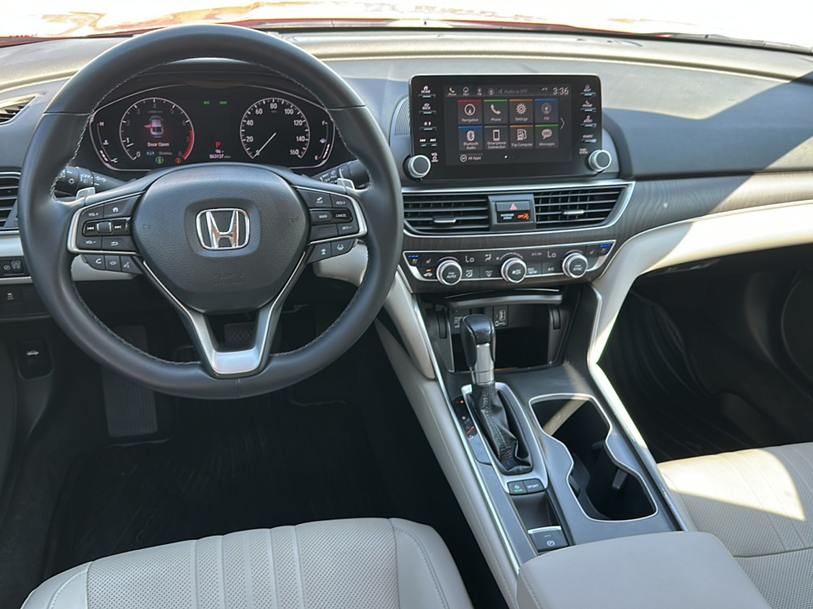 2018 Honda Accord Touring photo 8