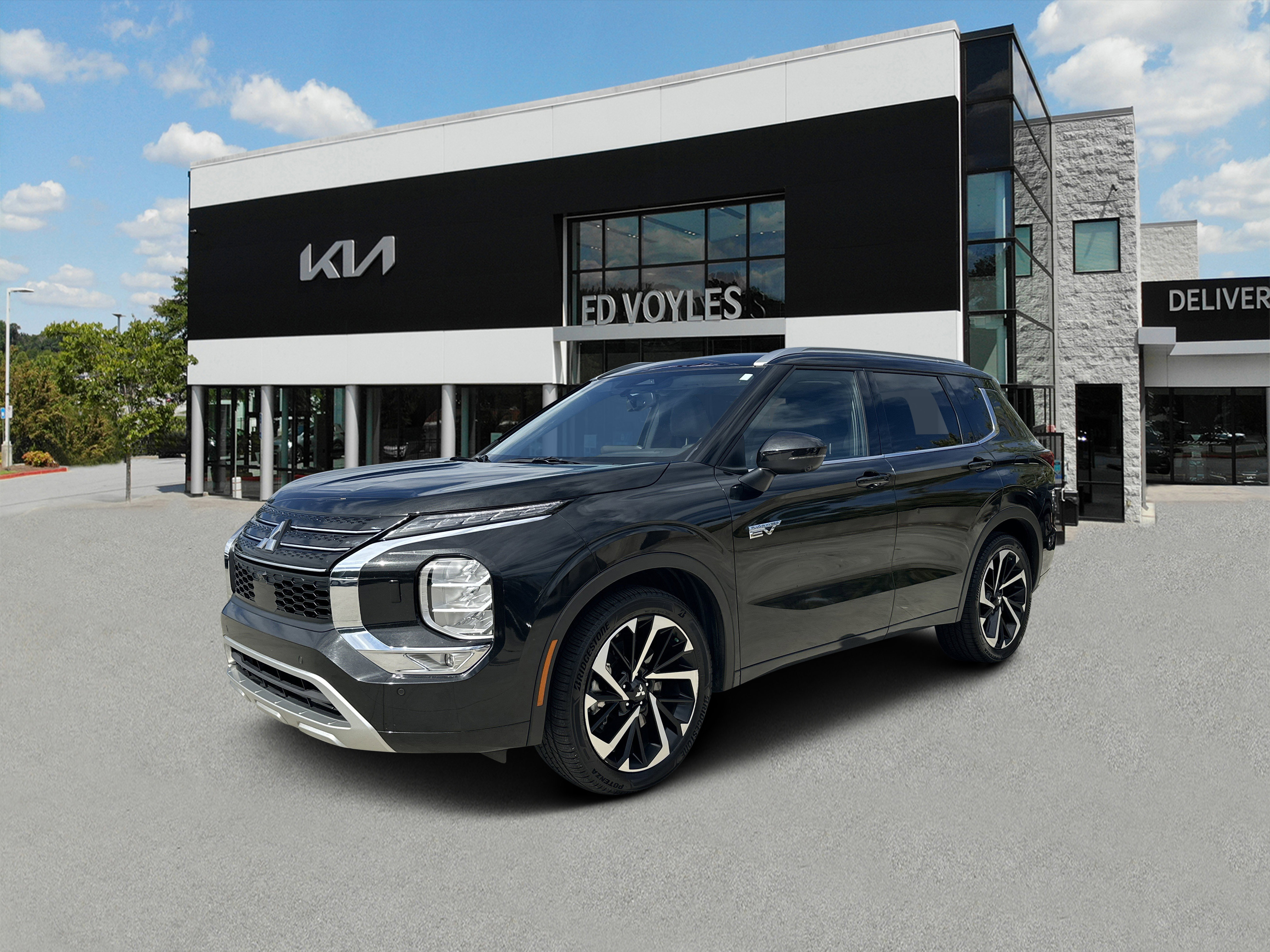 2023 Mitsubishi Outlander Plug-In Hybrid SEL